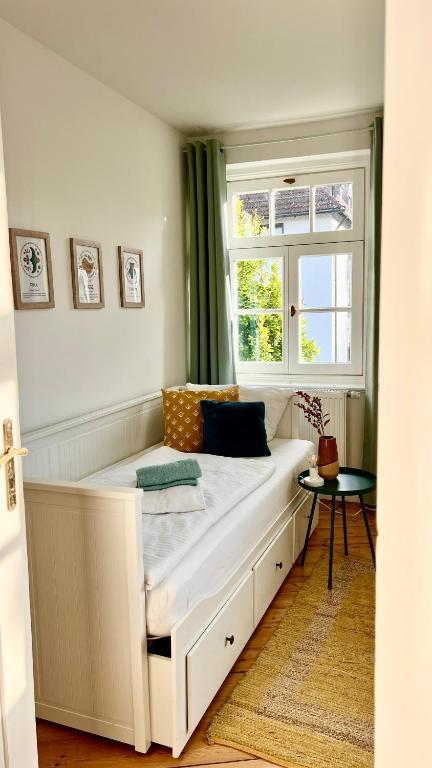 White Midsommar - Stilvolle Wohnung, 4 Schlafzimmer, Küche, Landshut