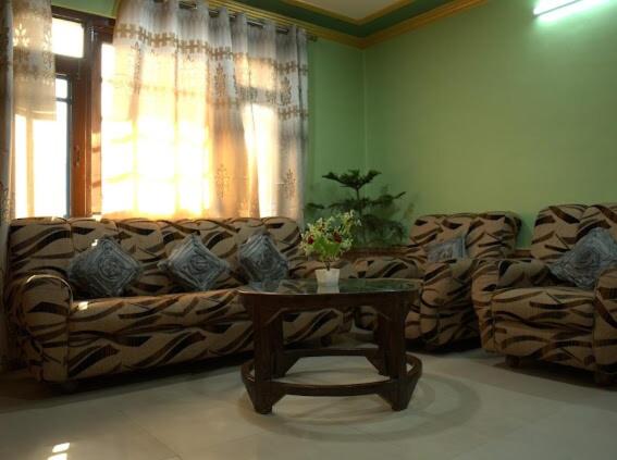 The Velvet Nest, Hodal