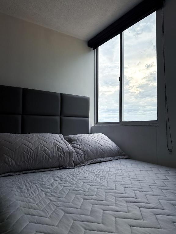 Apartamento cerca a centros comerciales y aeropuerto - 2