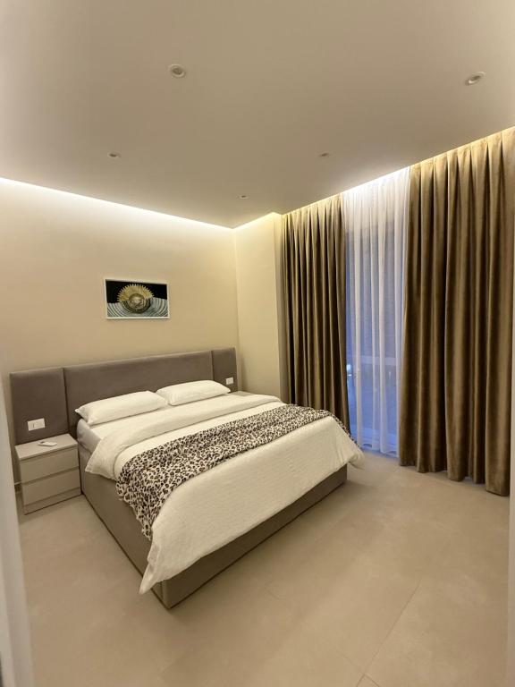 Seaside Apartment, Golem