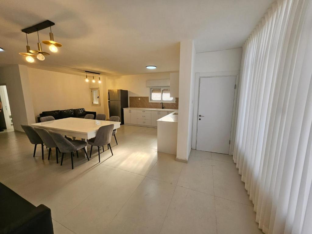 Tiberias Breeze, Tiberias