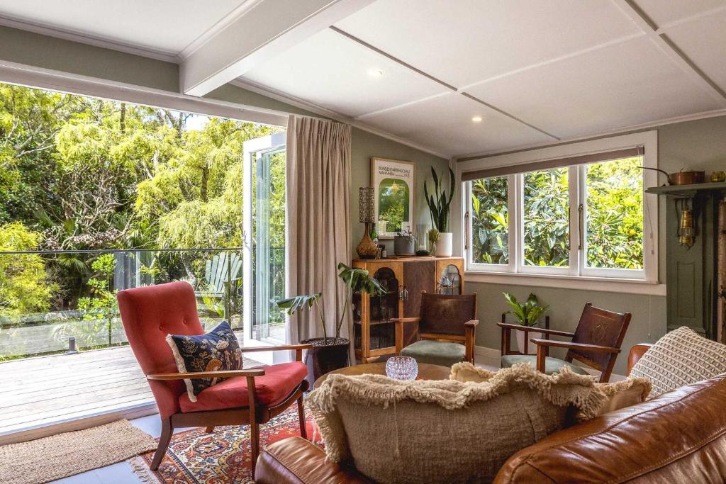 Hillside Hideaway, Waiheke Island