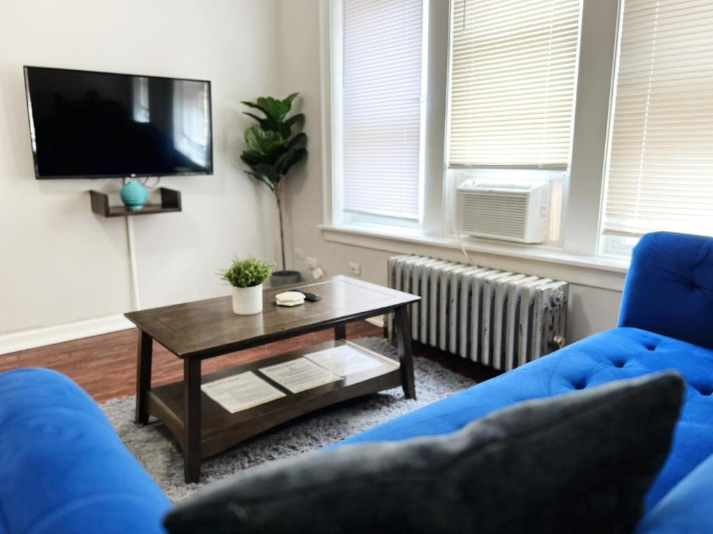 Sunlit Studio with City Charm - Lunt studio rep, Chicago