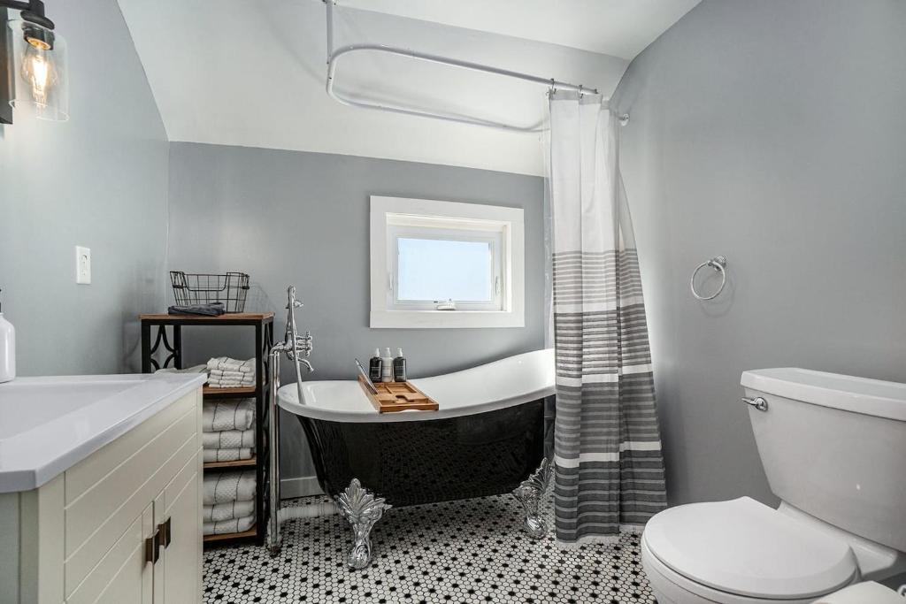 Relaxing Ski & Soak Getaway, Benzonia