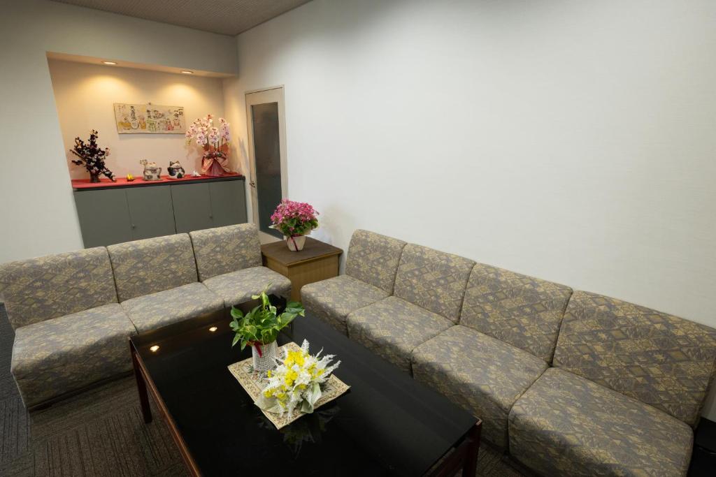 Shared lounge/TV area