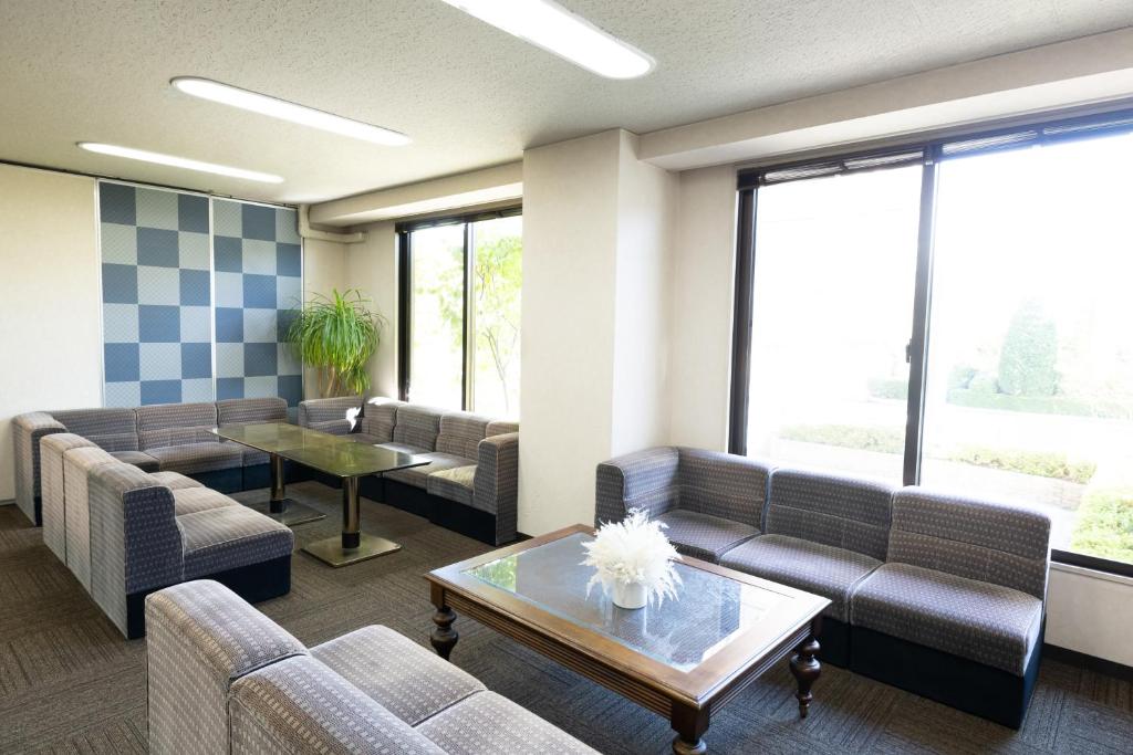 Shared lounge/TV area, Kawaguchiko Business & Resort SAWA Hotel in Fujikawaguchiko