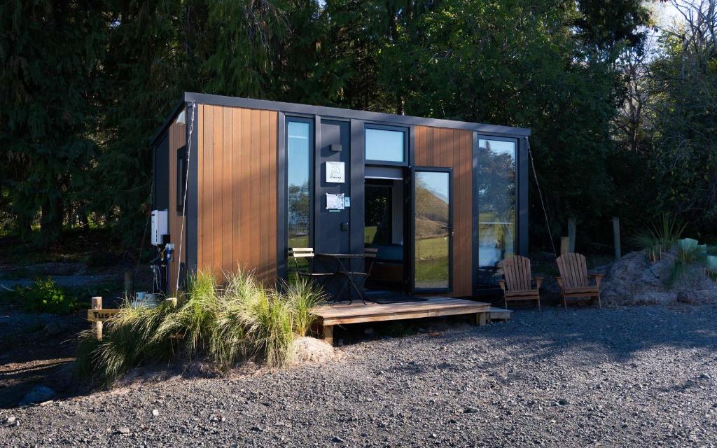 Tussock Views by Tiny Away, Burkes Pass