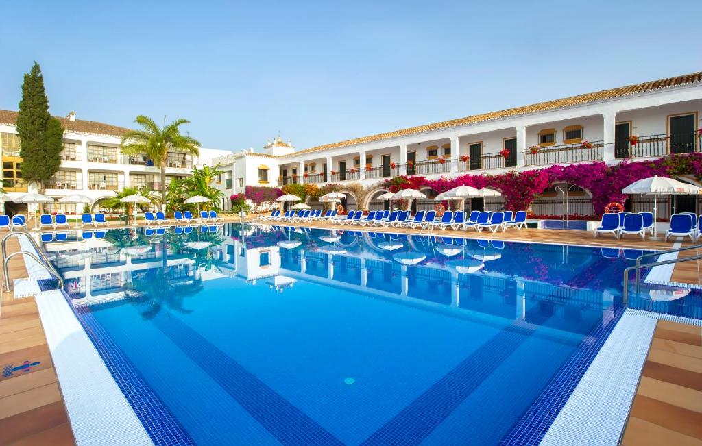 Globales Cortijo Blanco — Swimming pool in Marbella, Andalusia