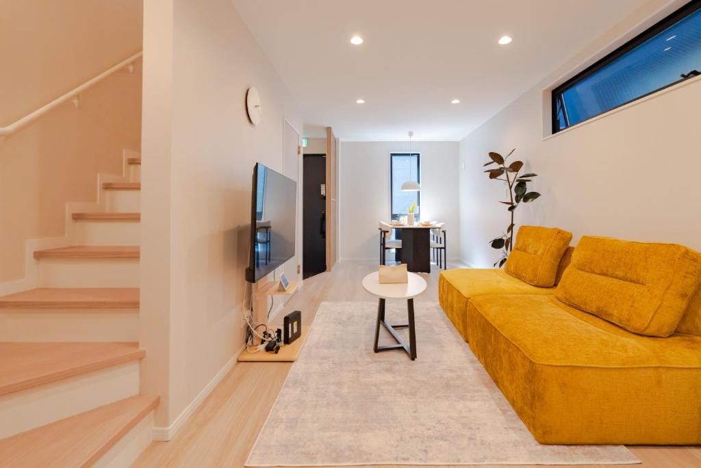 JS暁宅-雪羽 yukihane, Ósaka