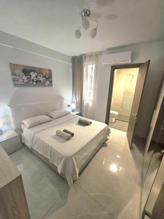 Sliema Stay Room in Elegant 2 Bedrooms Apartment, Sliema