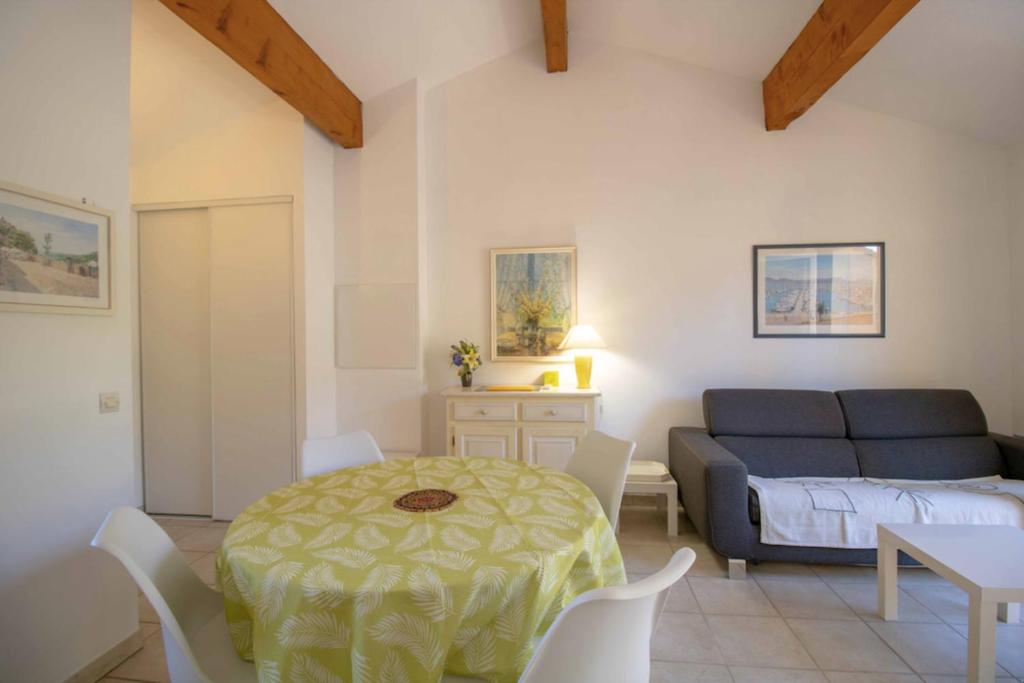 Small House With Garden - Residence With Pool - 3