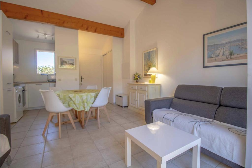 Small House With Garden - Residence With Pool - 5
