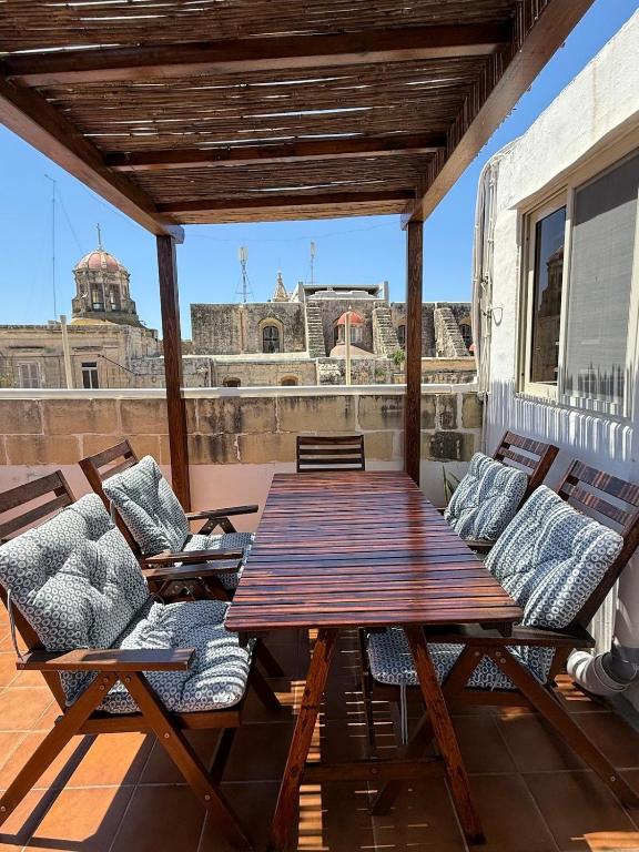 Rabat 2BDR Delightful House with View, Rabat