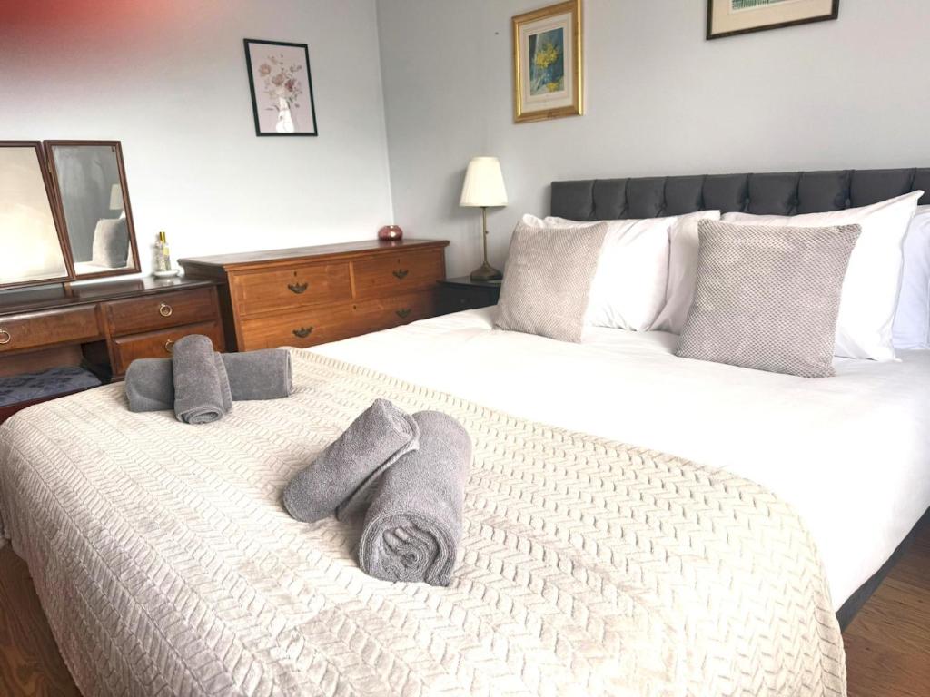 Pass the Keys Hamilton House-Superb location, New Romney