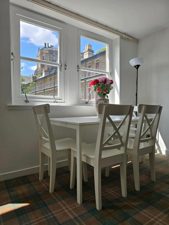 Castle View Central Flat, Edinburgh