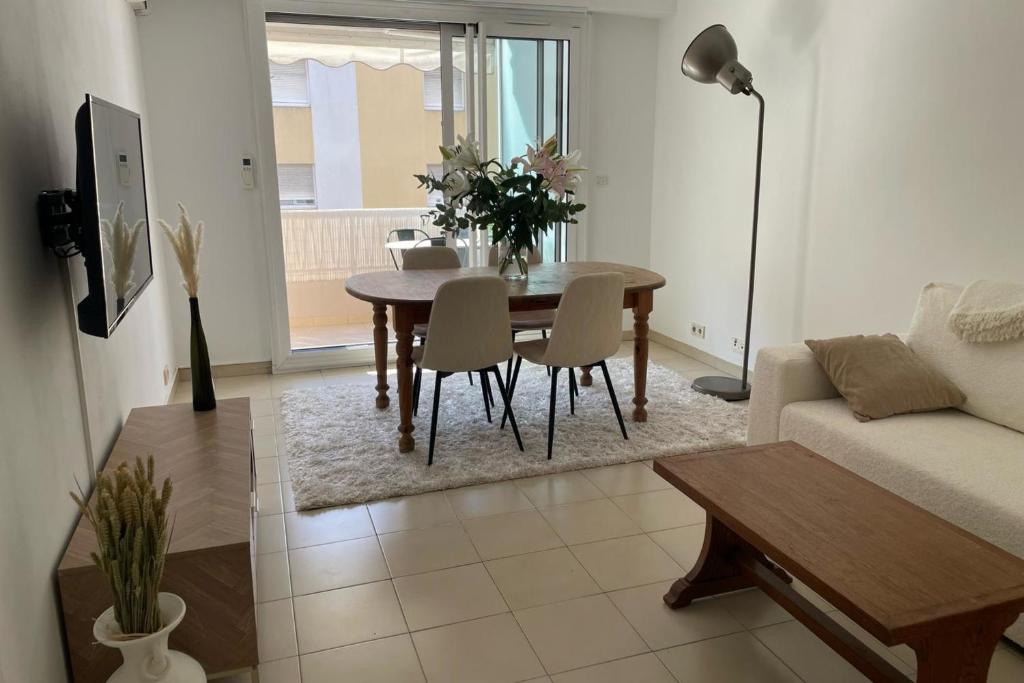 Le Niquet spacious 2-bedroom apartment in the heart of Antibes - 4