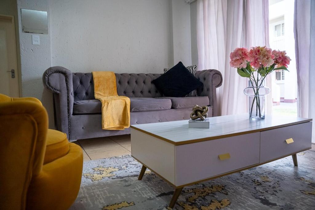 Modern Tranquility, Benoni