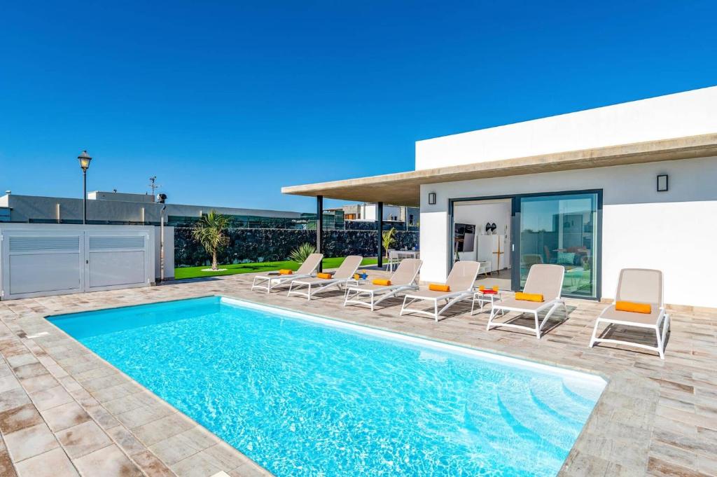 Villa Sibisse by Villa Plus - 2