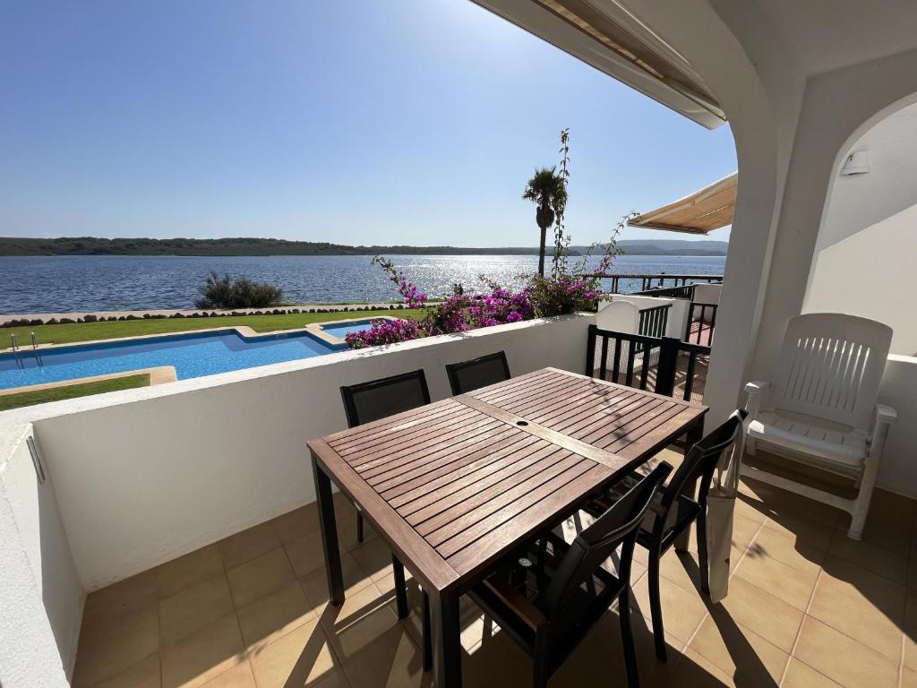 ES CASTELL 1 6 by SOM Menorca, Fornells