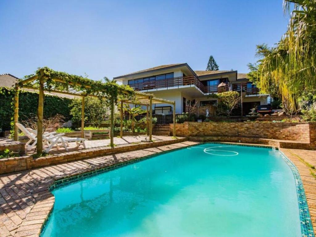 Womb with a View, Somerset West