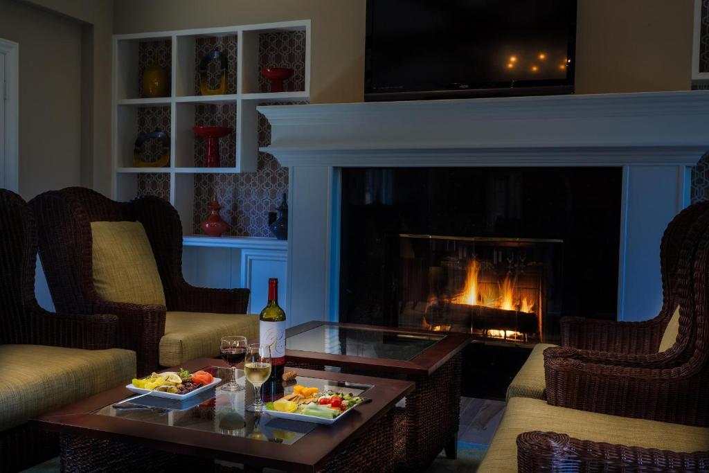 Lighthouse Lodge & Cottages Photo 19