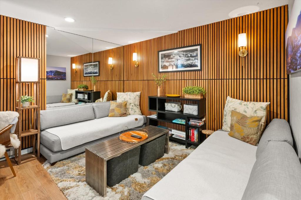 Modern 1 BR Aspen Escape Steps from Gondola Pool, Aspen