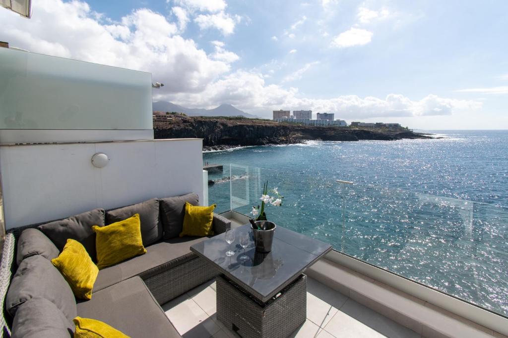 Lovely 1 Bedroom Apartment With Sea Views - 1