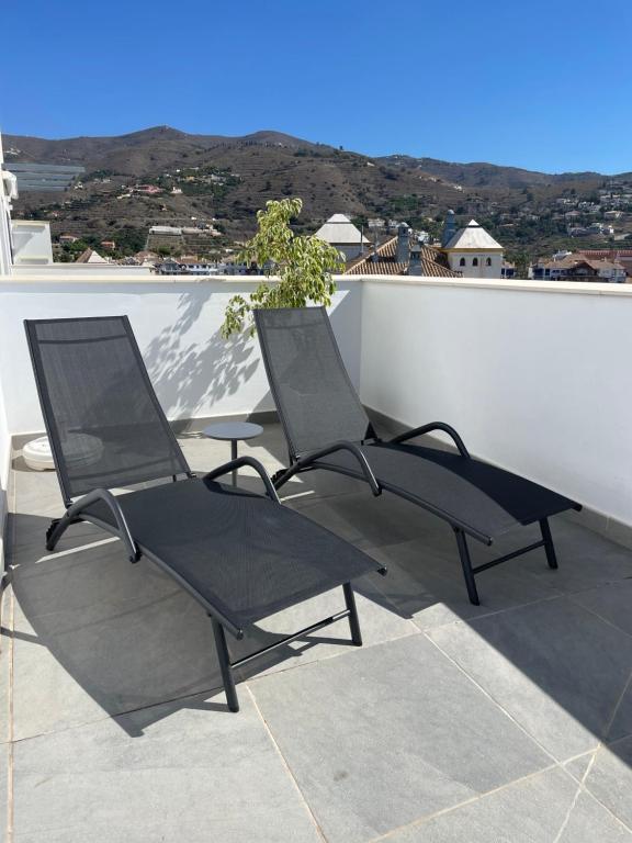 Sunny penthouse beach apartment with panoramic views - 5