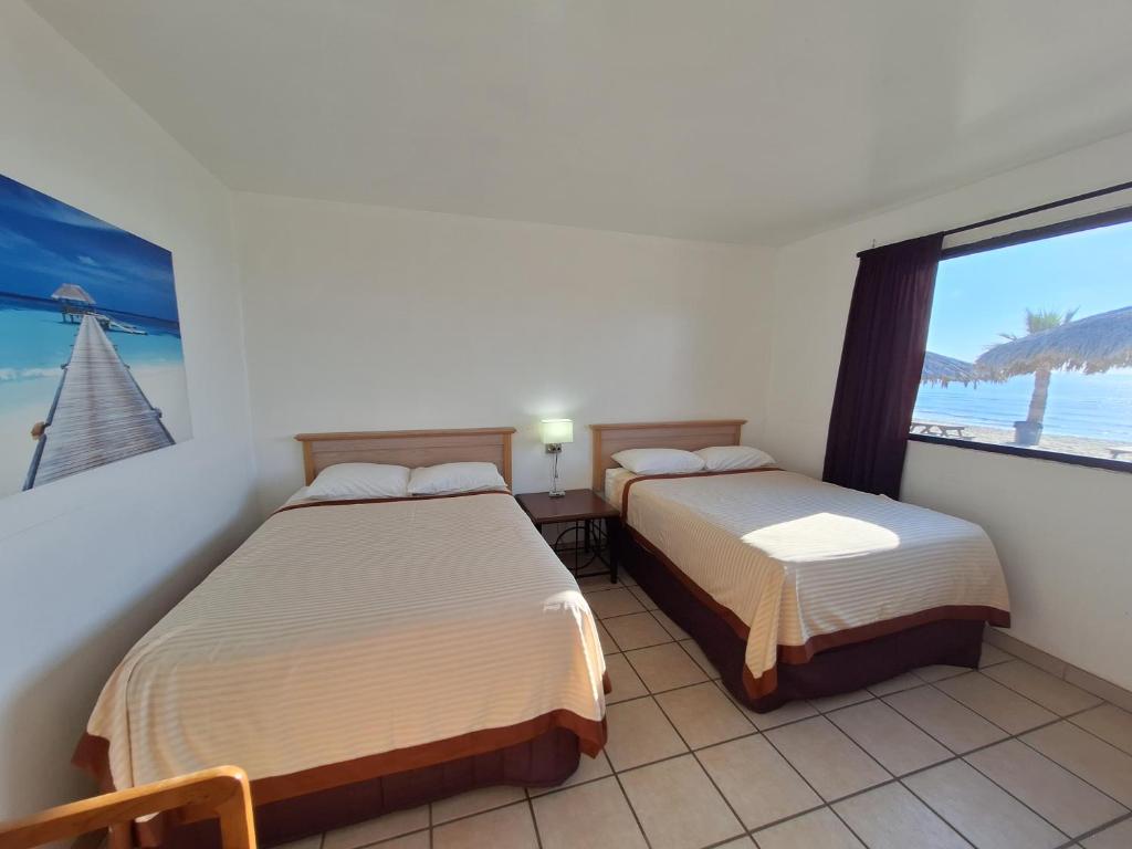 #38 Bungalow Seaside Hotel & Victors RV Park - 2