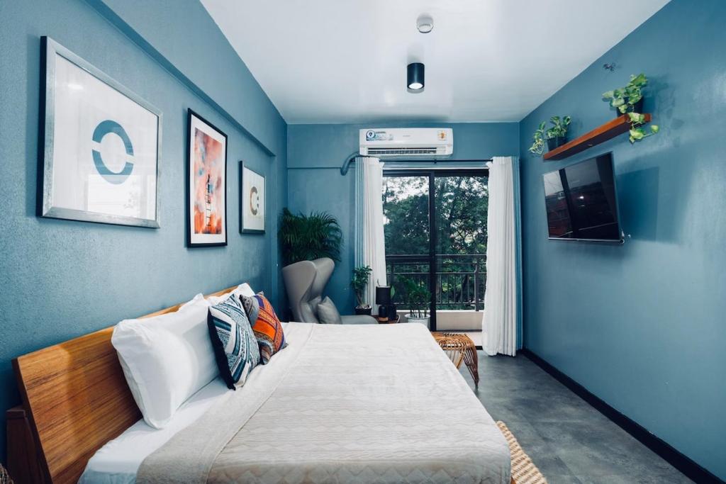 Boutique one-bedroom apartment near airport, business hubs, Manila