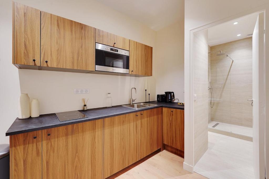 Appartement haut de gamme avec 2 salles de bains et climatisation au cœur du Marais - 3