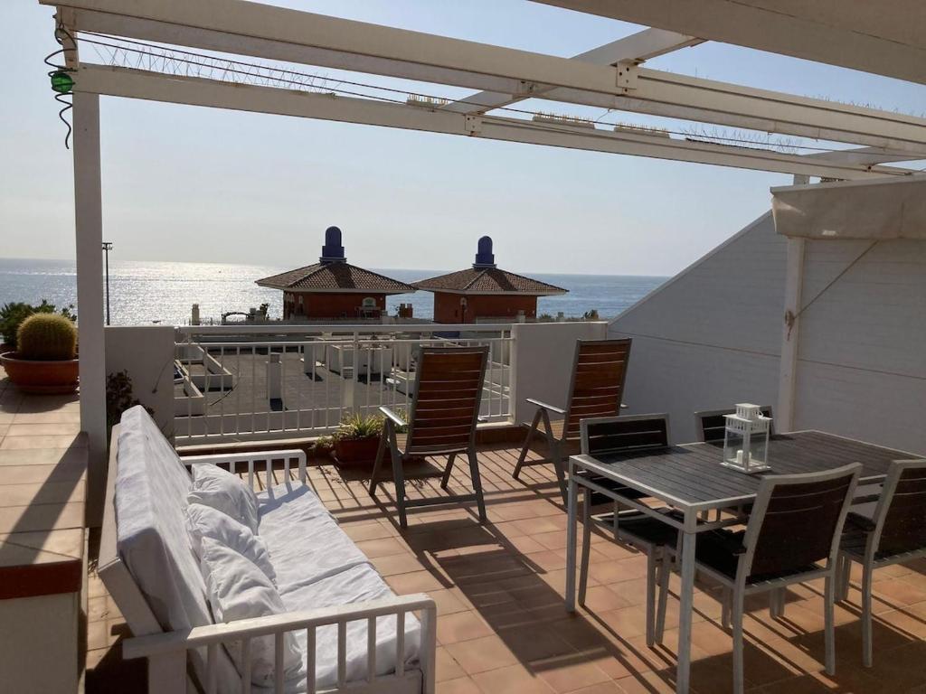 Penthouse with ocean and mountain views, Mojácar