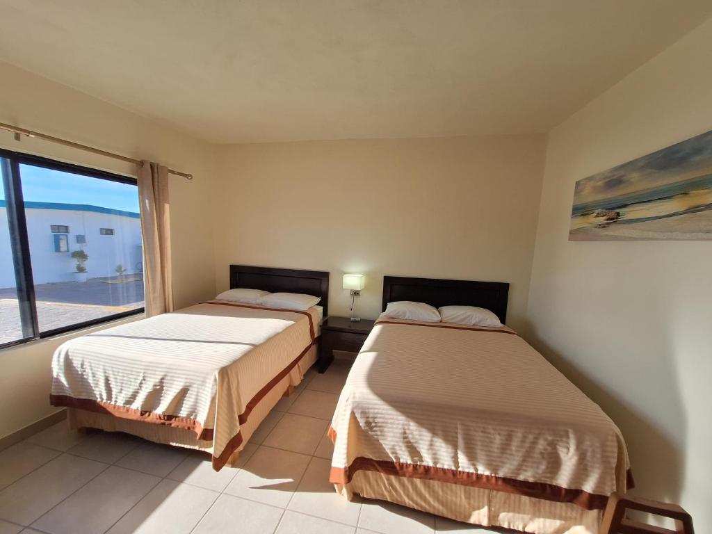 #53 Bungalow Seaside Hotel & Victors RV Park - 2