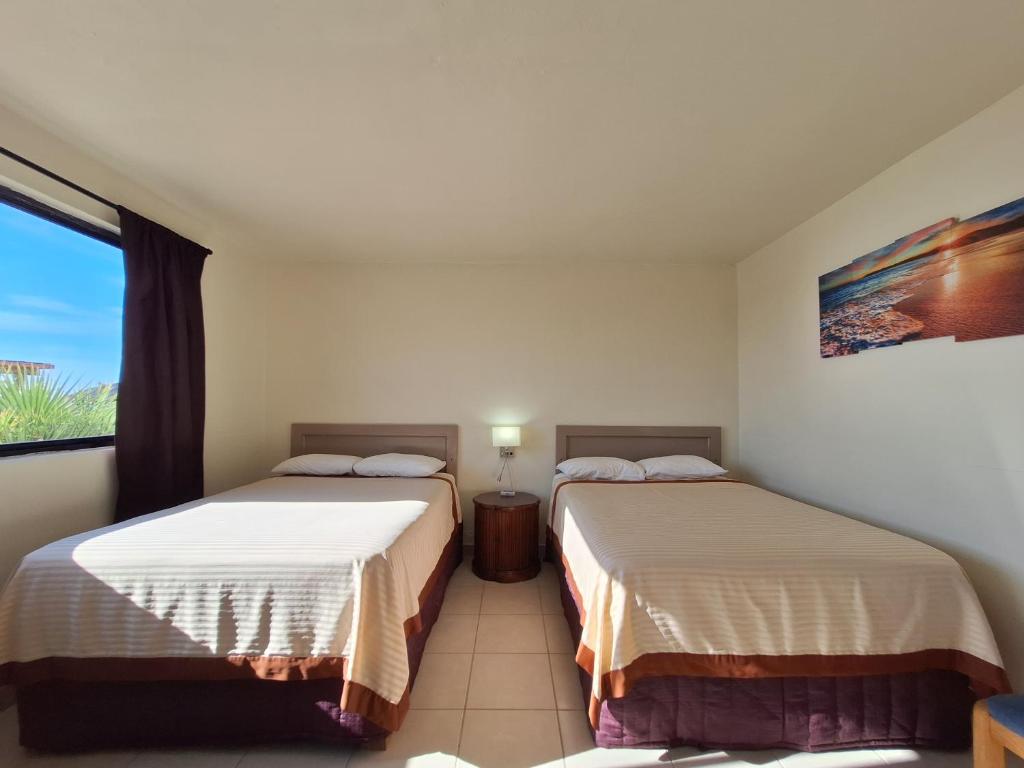 #33 Bungalow Seaside Hotel & Victors RV Park - 5