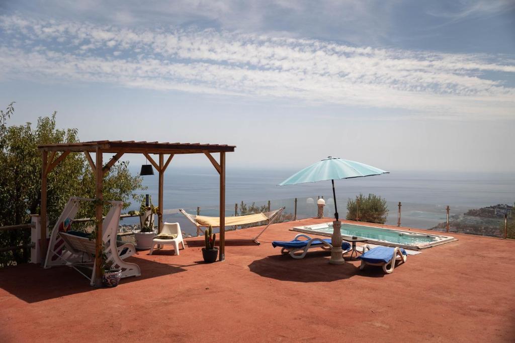 Chalet, breathtaking sea view with large jacuzzi, Almuñécar