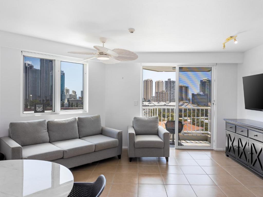 Modern 2Bed2BA, Heated Pool, BBQ, Balcony M27, Gold Coast