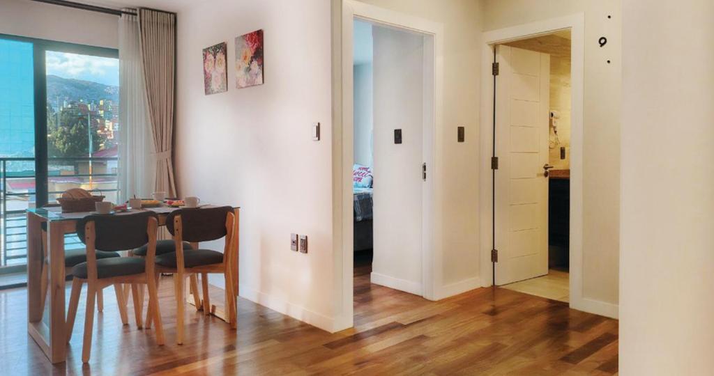 Steps to the American and Spanish embassies, La Paz