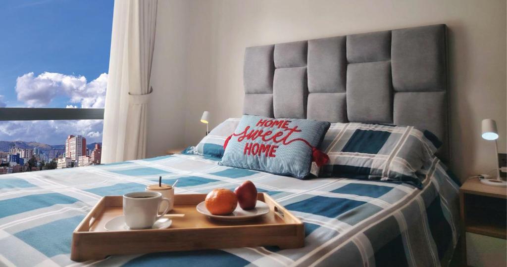 Steps to the American and Spanish embassies - 3