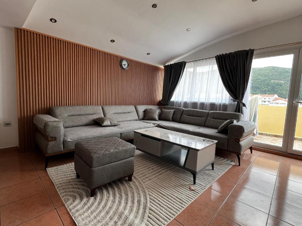 Apartment Zevs 5, Budva