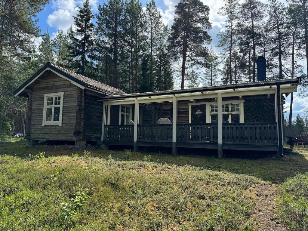 Cottage with lake property & own beach, Rättvik