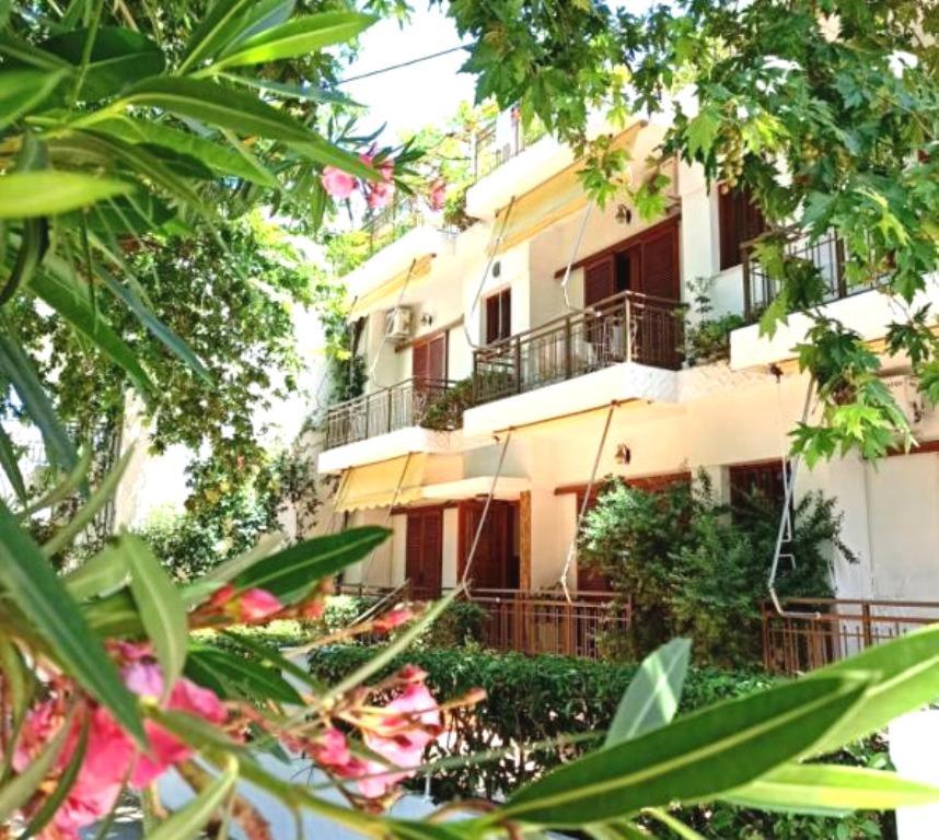 Apartments Papadioti, Pefki