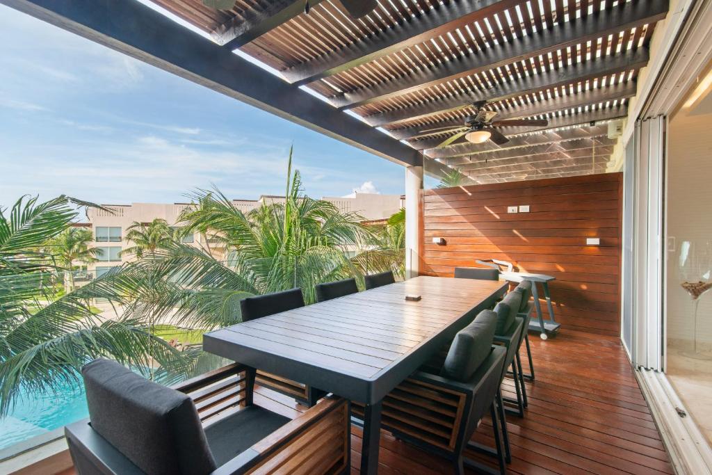 Beachfront Penthouse with Jacuzzi & Beach club - 5