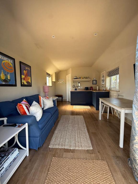 Meadow Hayes Studio, Shaftesbury