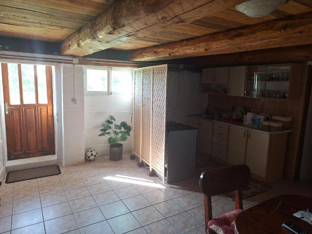 Žabljak izdavanje kuce - 2