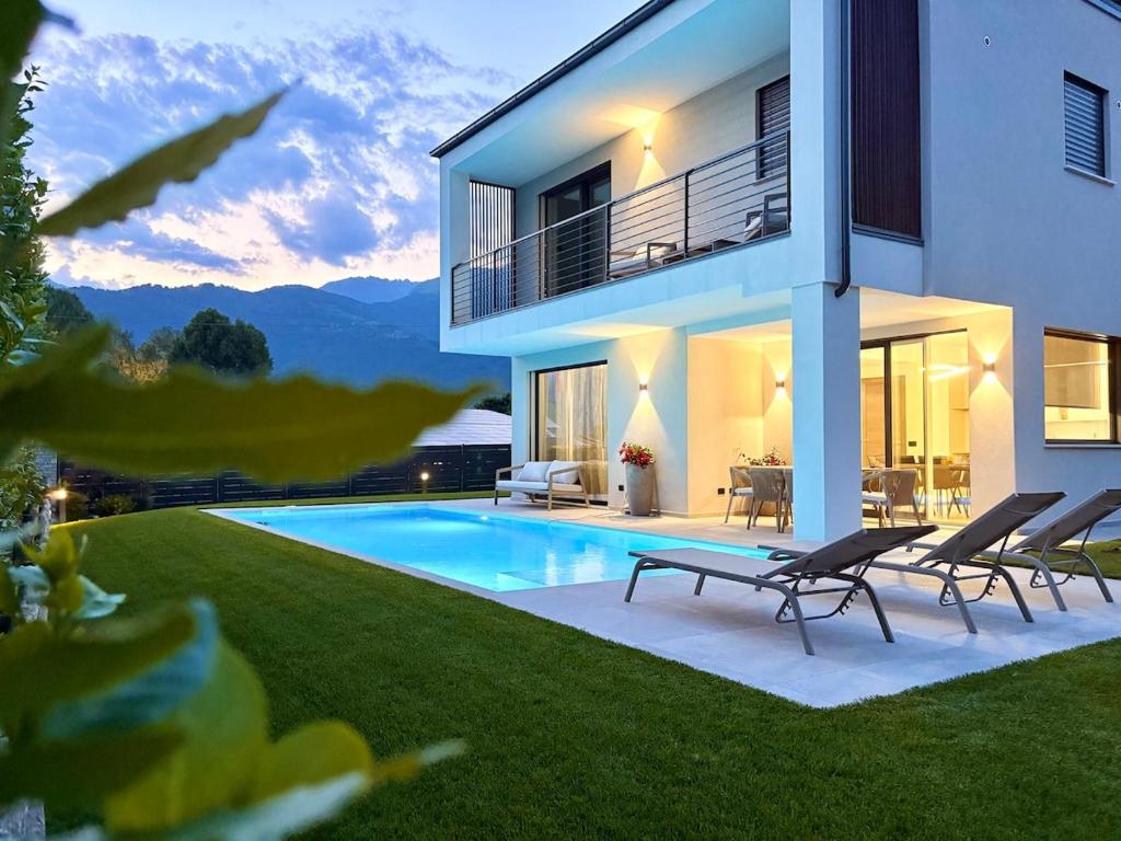 Villa Lake Luxury - 1