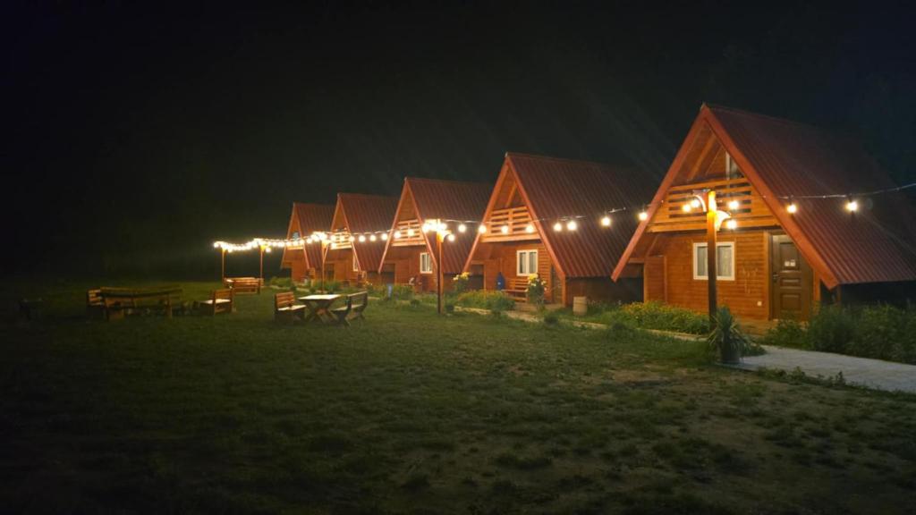 Ekoo katun Jezerca, Vusanje