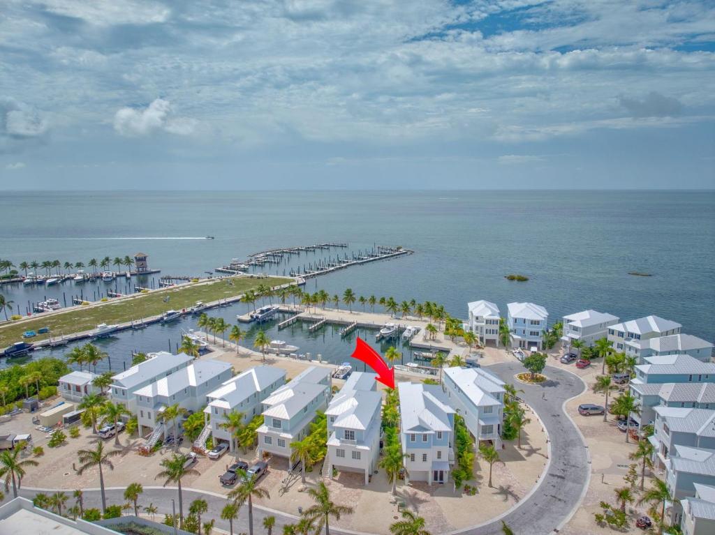 Emerald Tides - Luxury Oceanfront Home, Private Pool, 30' Dock, Marathon