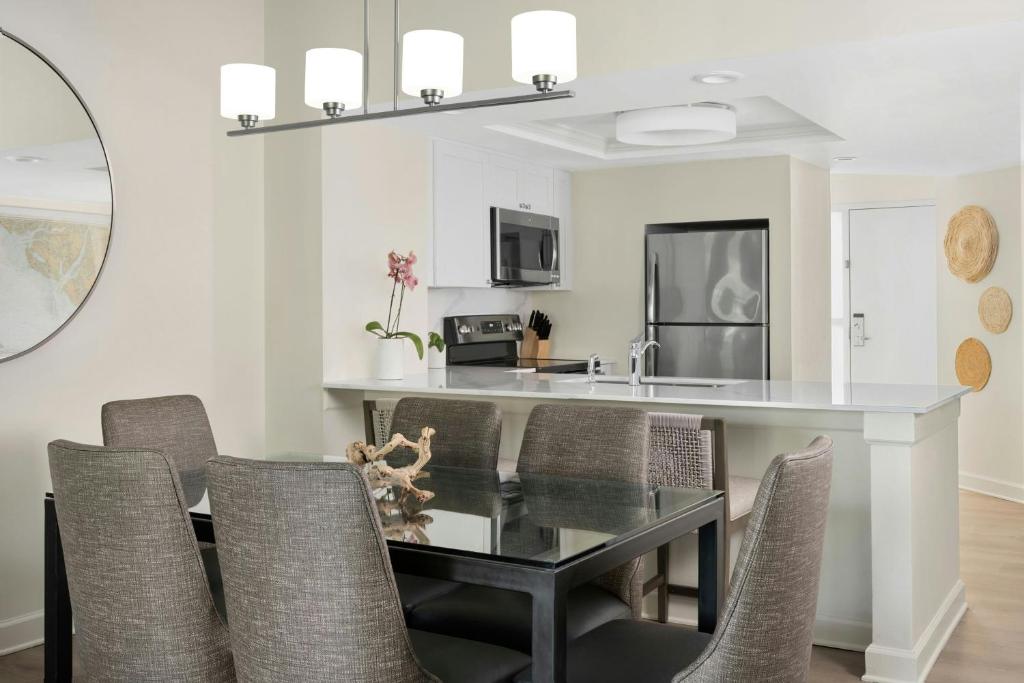 Kitchen, Marriott's Harbour Point and Sunset Pointe at Shelter Cove in Hilton Head Island (SC)