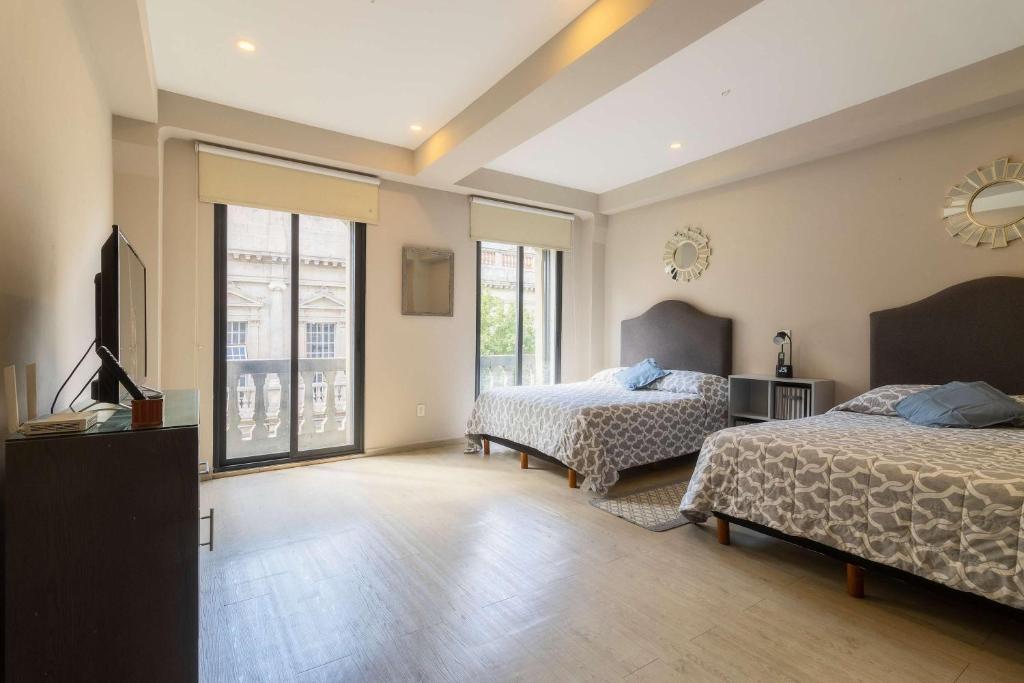206 Zocalo Cathedral 2Bdrm 2Bath apt AC Rooftop - 3