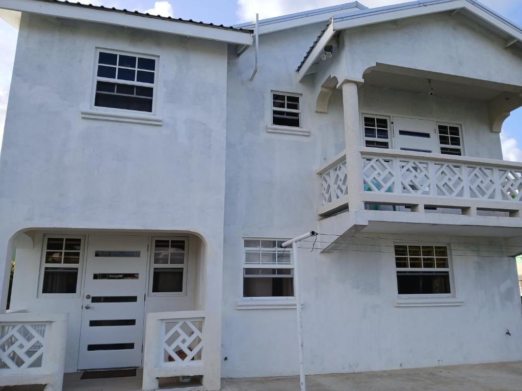 Cosy Corner under the Hill, Saint Philip